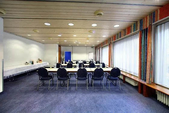 Berlin 4* סינדלפינגן